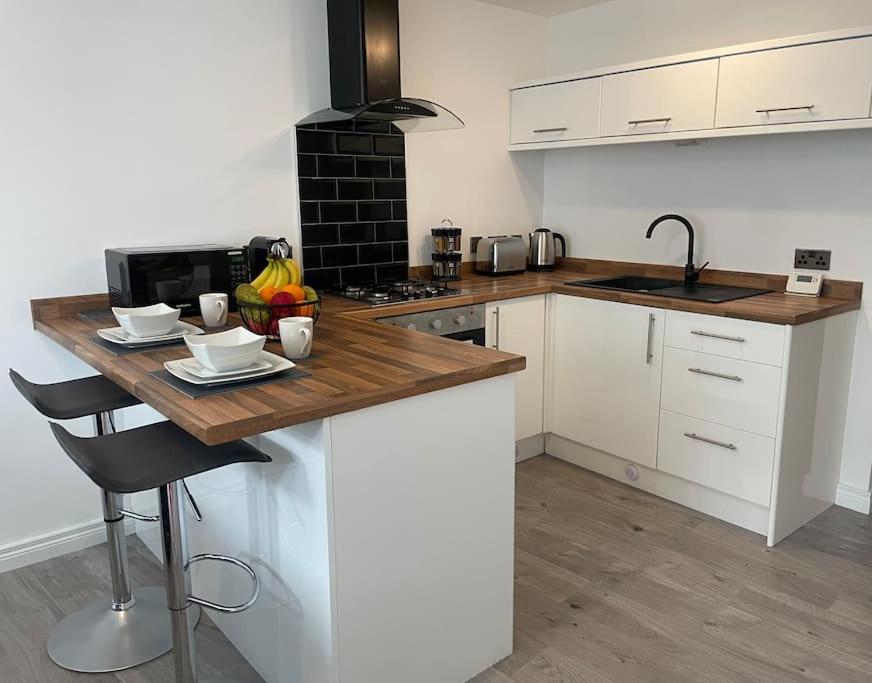 Modern 1-Bed Apartment Белфаст Экстерьер фото
